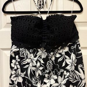No Boundaries XL (16-18) Black & White Patterned Halter Top